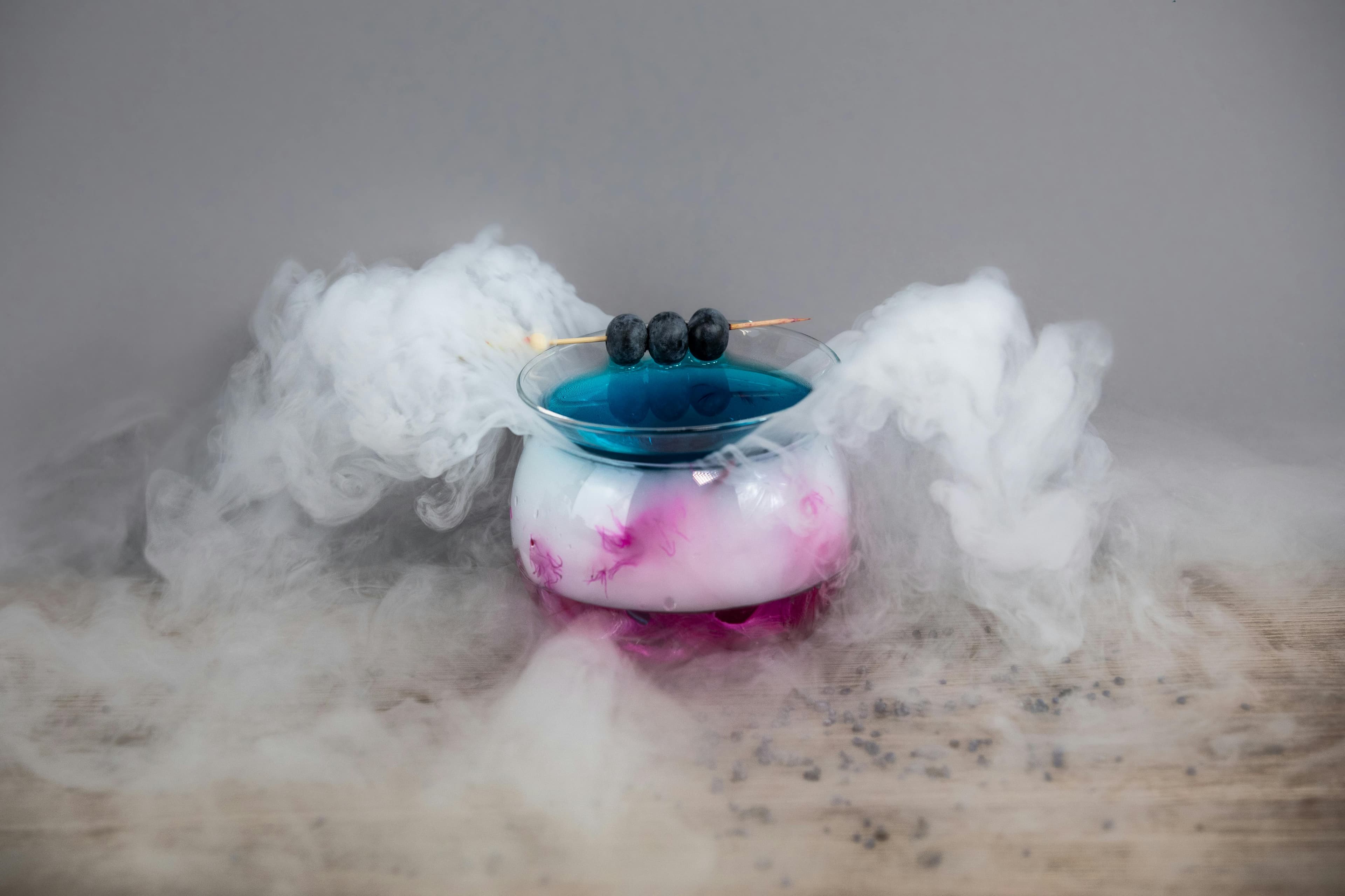 Effet de fumée de glace carbonique sur cocktail - glace sèche neige carbonique Var PACA